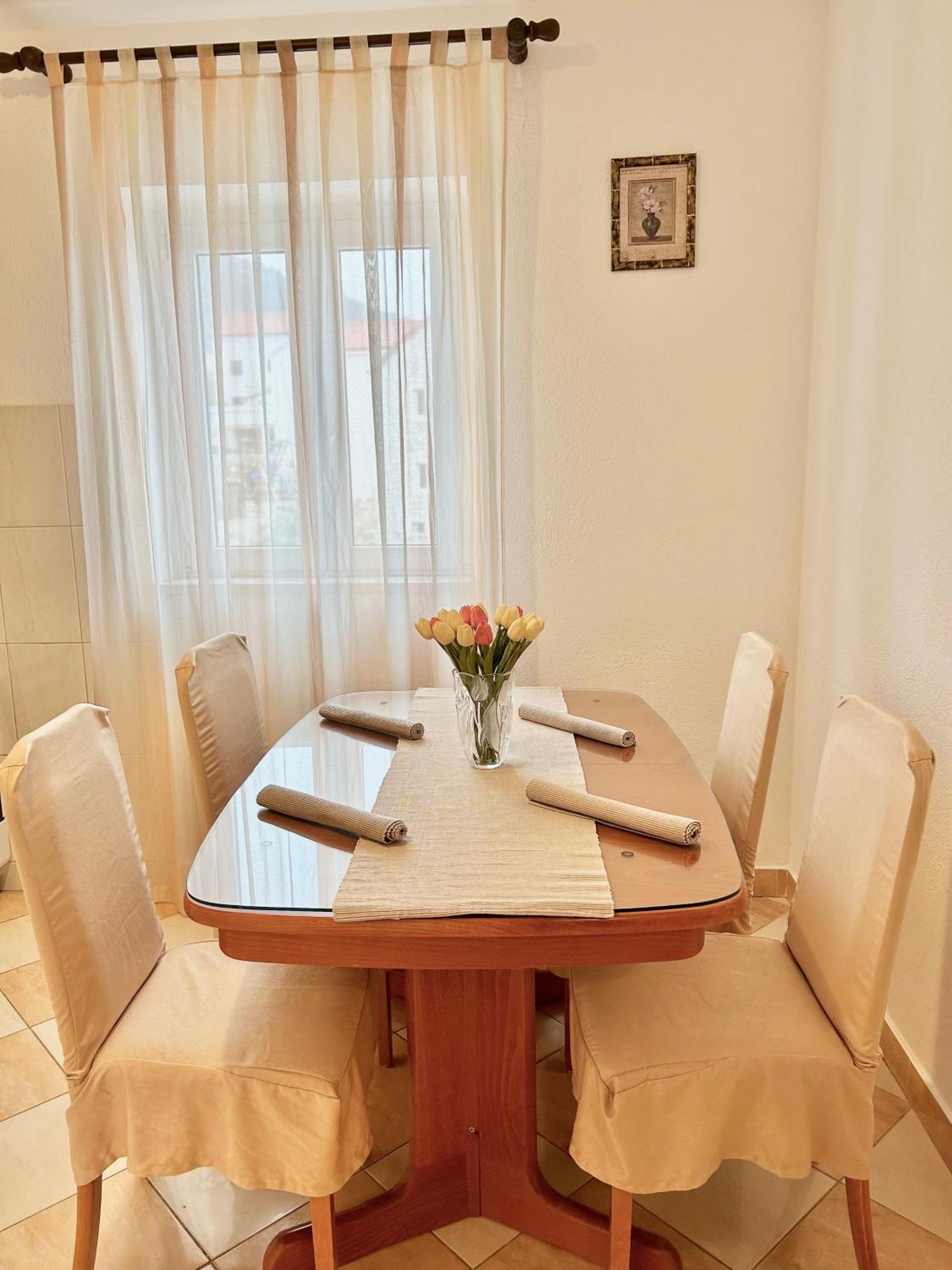 Apartmani Mara Bol Exterior foto